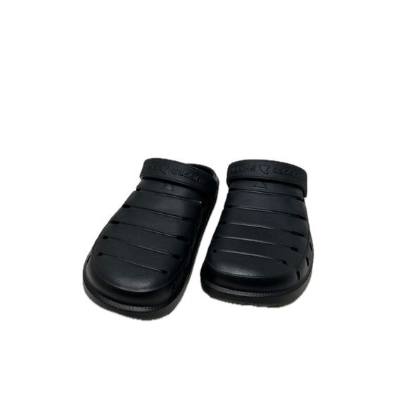 Rugged Shark Gray Clogs Mens 9 Womans 11 - Picture 1 of 4